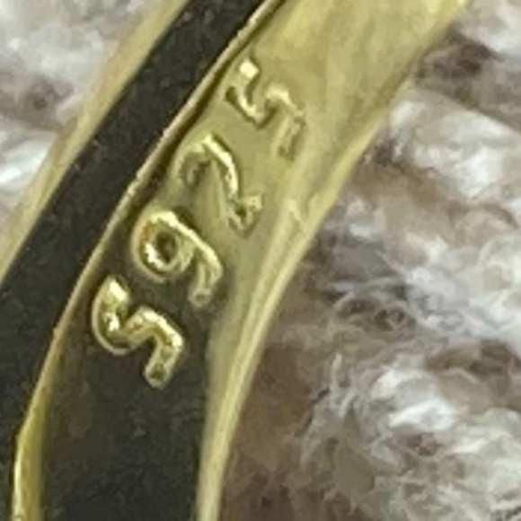 Curved Band Ring Stackable Size 6 US - Picture 4 of 8